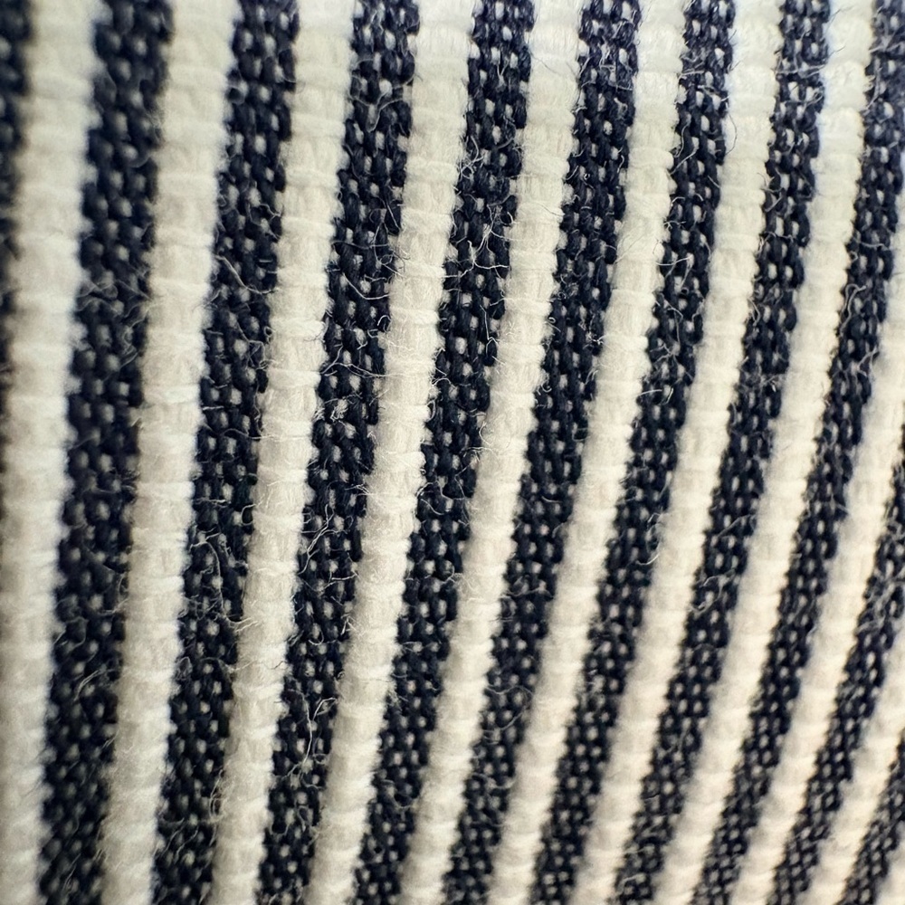 Woman’s Lauren Ralph Lauren Seersucker Blue White Pinstriped Flat Walking Shorts - Picture 10 of 10